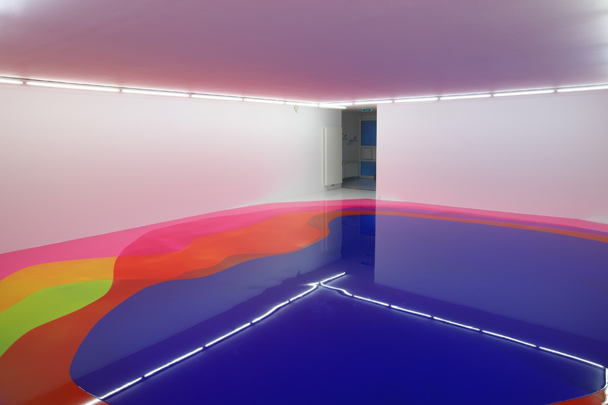 Peter Zimmermann – pool, Museum Otterndorf, 2016, epoxy resin 